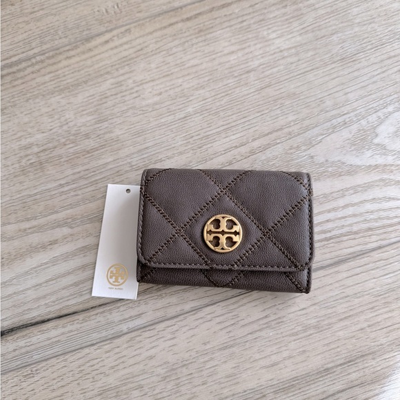 Tory Burch Handbags - Tory Burch Willa Card Case NWT